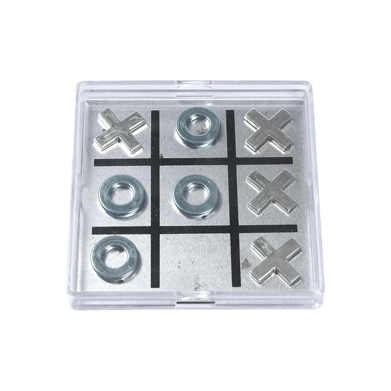 Magnetisk metall Tic-Tac-Toe-set i genomskinligt akrylfodral