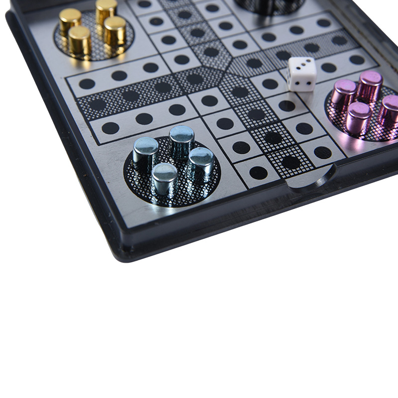 Magnetic Metal Ludo Game Set i genomskinligt akrylfodral