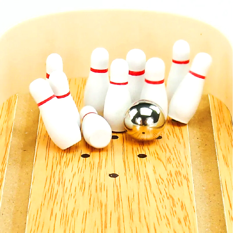 Kompakt träset med stålkula och stift Mini Desktop Bowlingspel