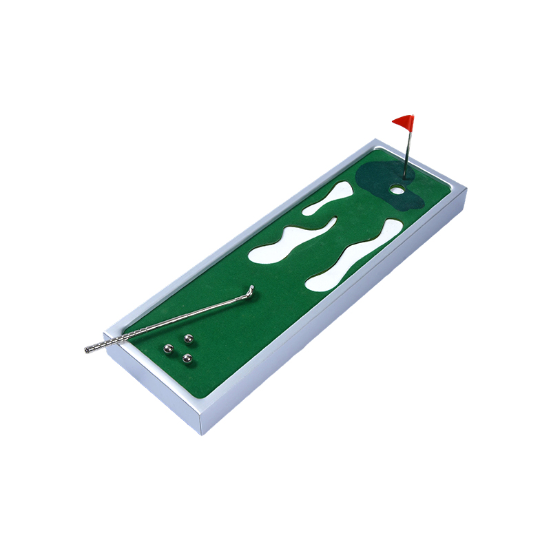 Bärbart inomhusgolfspel med aluminiumram Desktop Minigolf Putting Green